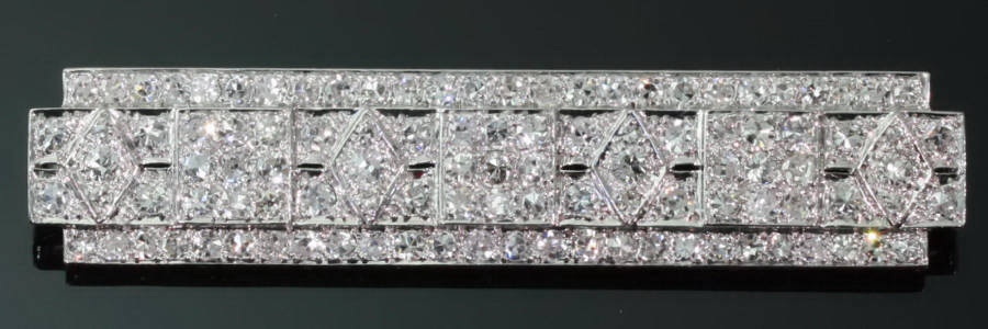 Platinum Art Deco diamond brooch by Maison Wolfers Images par Adin